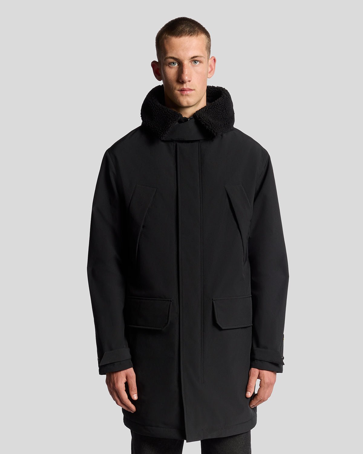 Lyle & Scott Men's  Heavyweight Faux Shearling Collar Parka in Size XS, BrandAlley