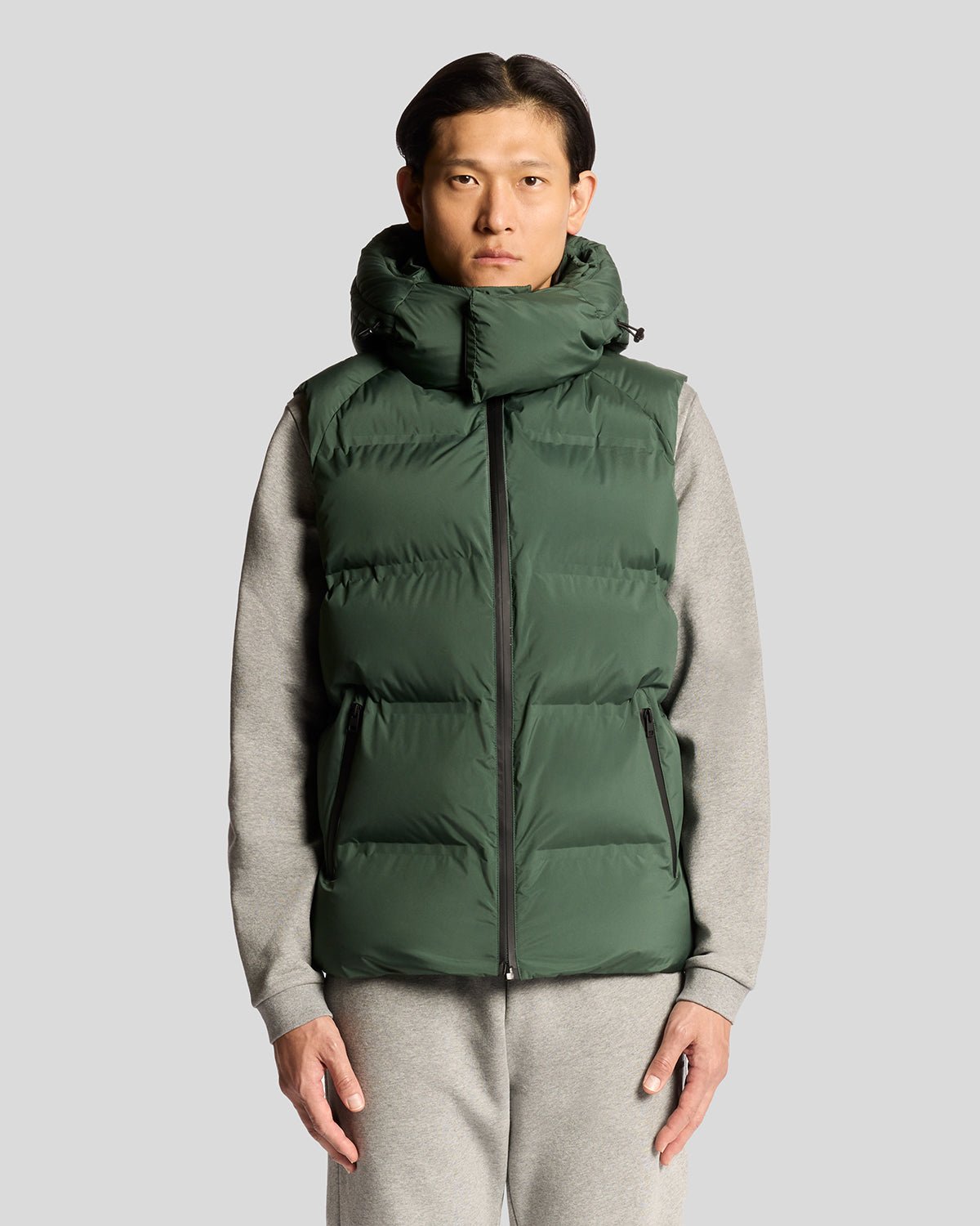 Lyle & Scott Men's  Heavyweight Hooded Puffer Gilet in Size XL, BrandAlley