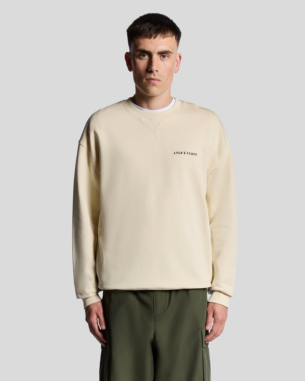 Lyle & Scott Men's  Script Brushback Fleece Sweatshirt in Size M, BrandAlley