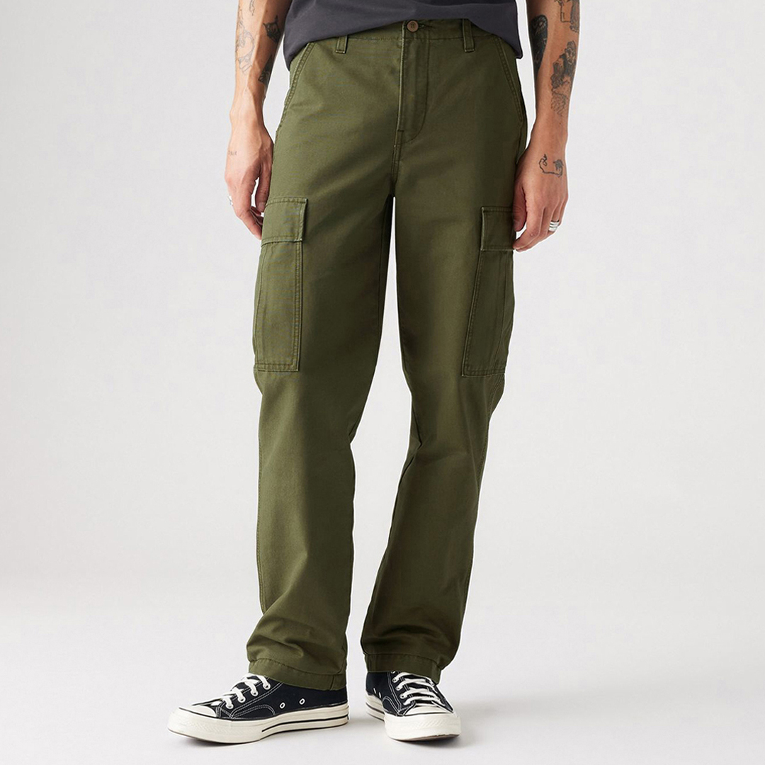 Levi's Men's  Khaki Cargo Straight Leg Pants in Size 32 32, BrandAlley