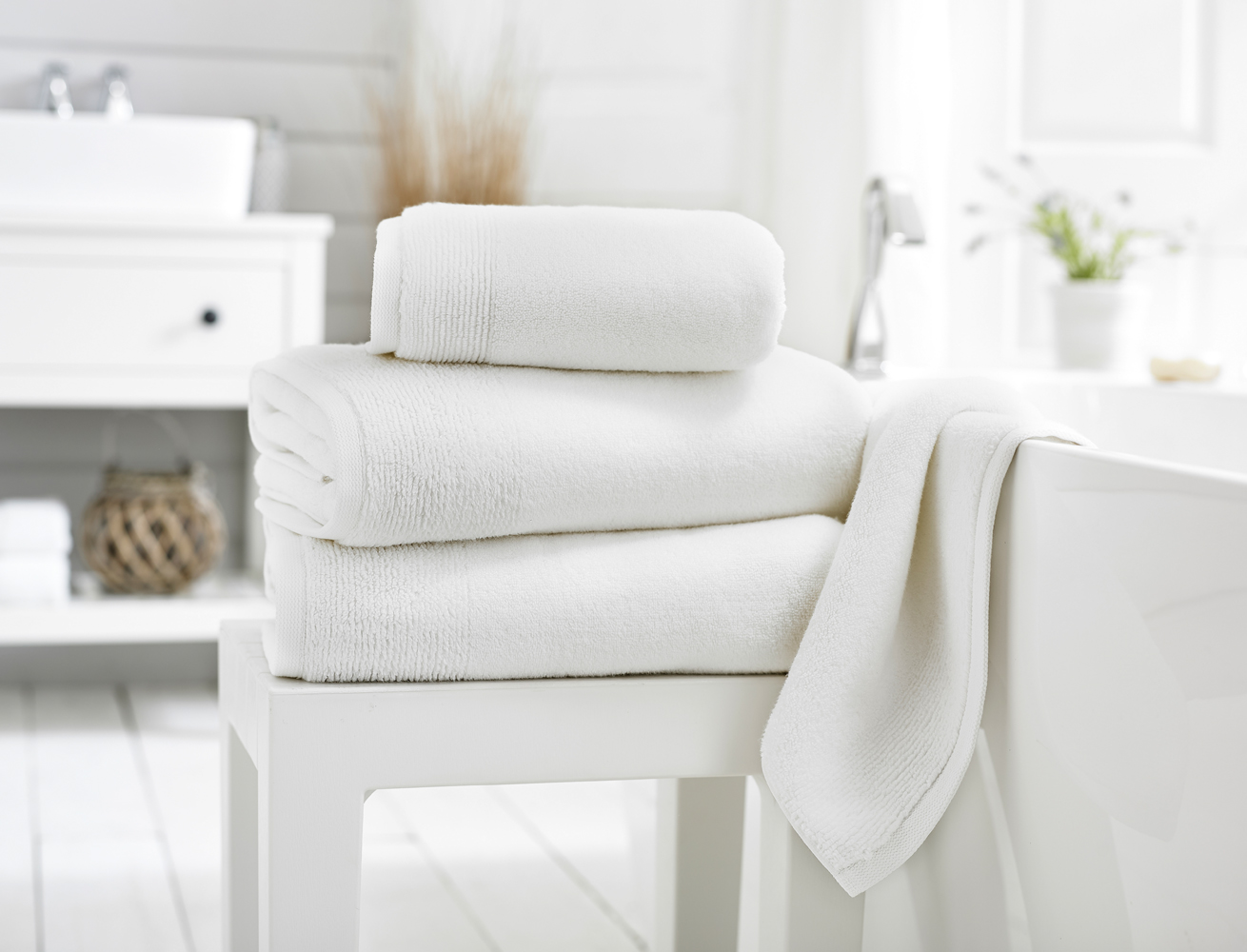 Deyongs    White Palazzo Luxury Zero Twist Cotton 800Gsm Towels in Size Bath Towel, BrandAlley