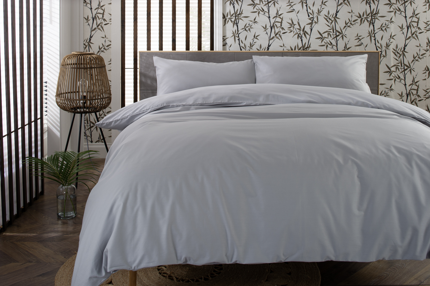 The Lyndon Company   800 Thread Count Cotton Duvet Set Platinum in Size Single, BrandAlley