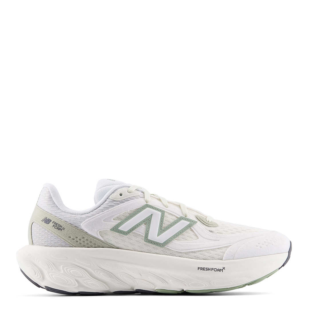 New Balance Men's   Sea Salt Fresh Foam Trainer in Size 9, BrandAlley