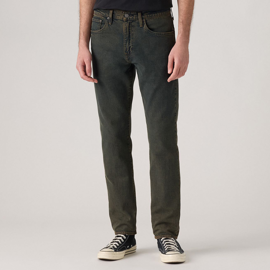 Levi's Men's  Black 502™ Tapered Leg Jeans in Size 32 32, BrandAlley