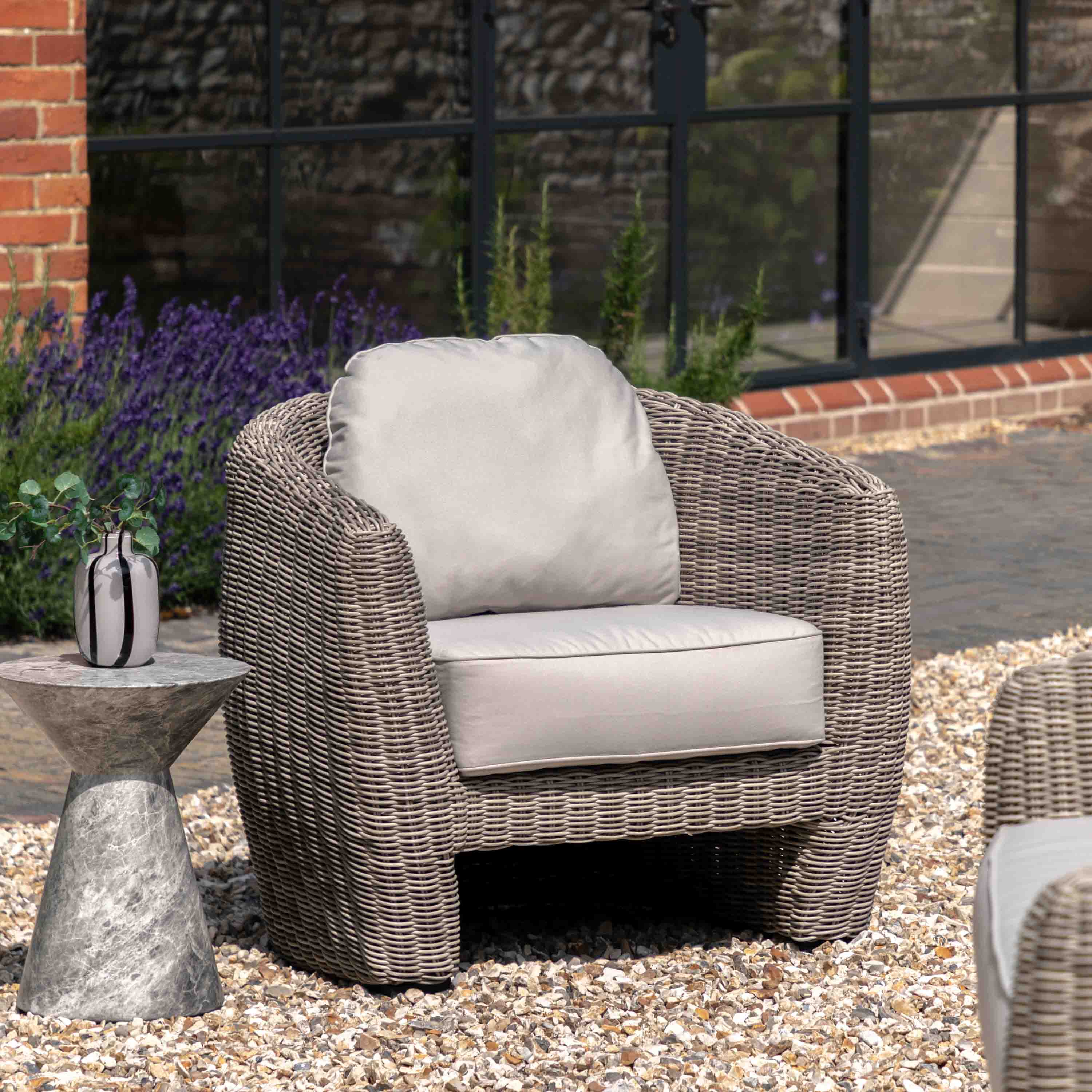 Gallery Living   Pavilion Armchair in Size +44, BrandAlley