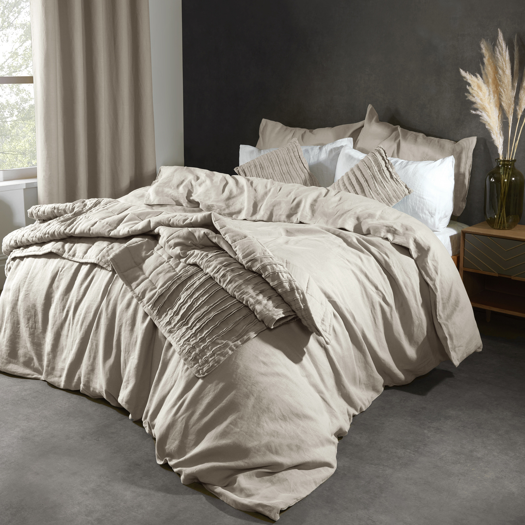 Lazy Linen   Pure Washed Linen Quilted Throw , BrandAlley
