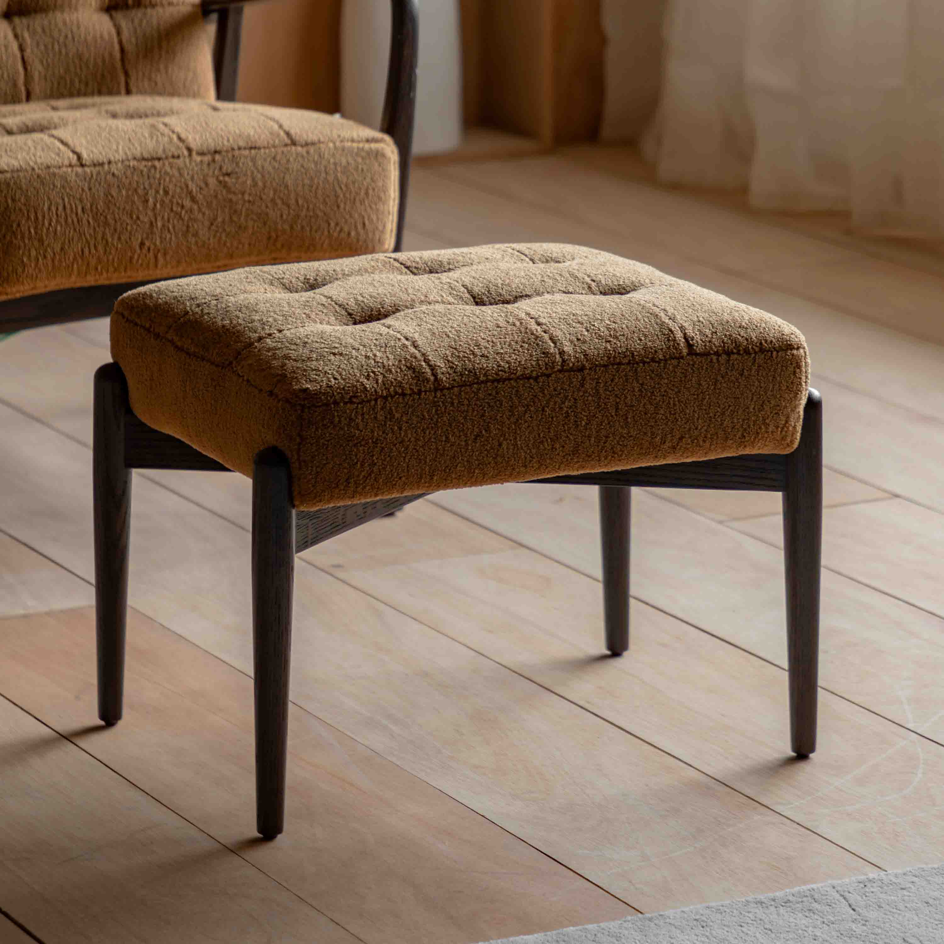 Gallery Living   Skadi Footstool Ochre Faux Sheepskin in Size +44, BrandAlley