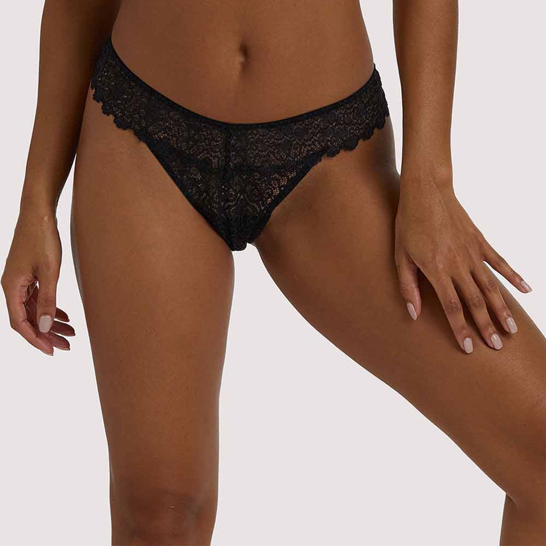 Wolf & Whistle Women's  Ariana Black Everyday Thong in Size 8, BrandAlley
