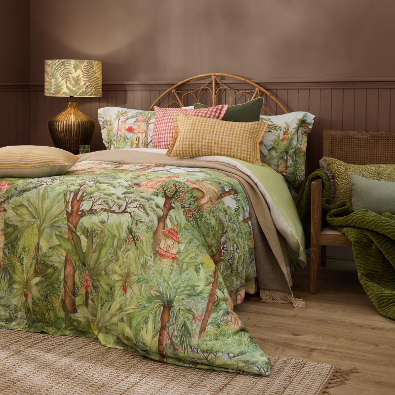 Voyage Maison   Voyage Eden Ruins Printed 100% Cotton Duvet Cover Set in Size Superking, BrandAlley