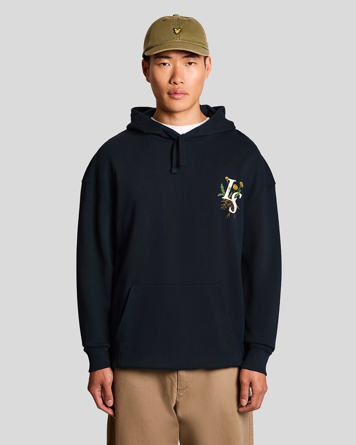 Lyle & Scott Men's  Botanical Graphic Cotton Hoodie in Size XXL, BrandAlley