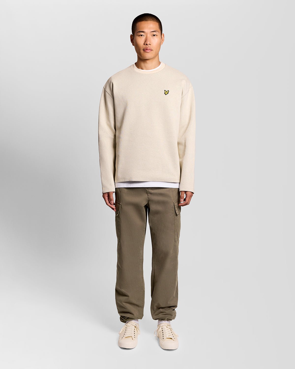 Lyle & Scott Men's  Cuffed Cargo Trousers in Size 30 30, BrandAlley