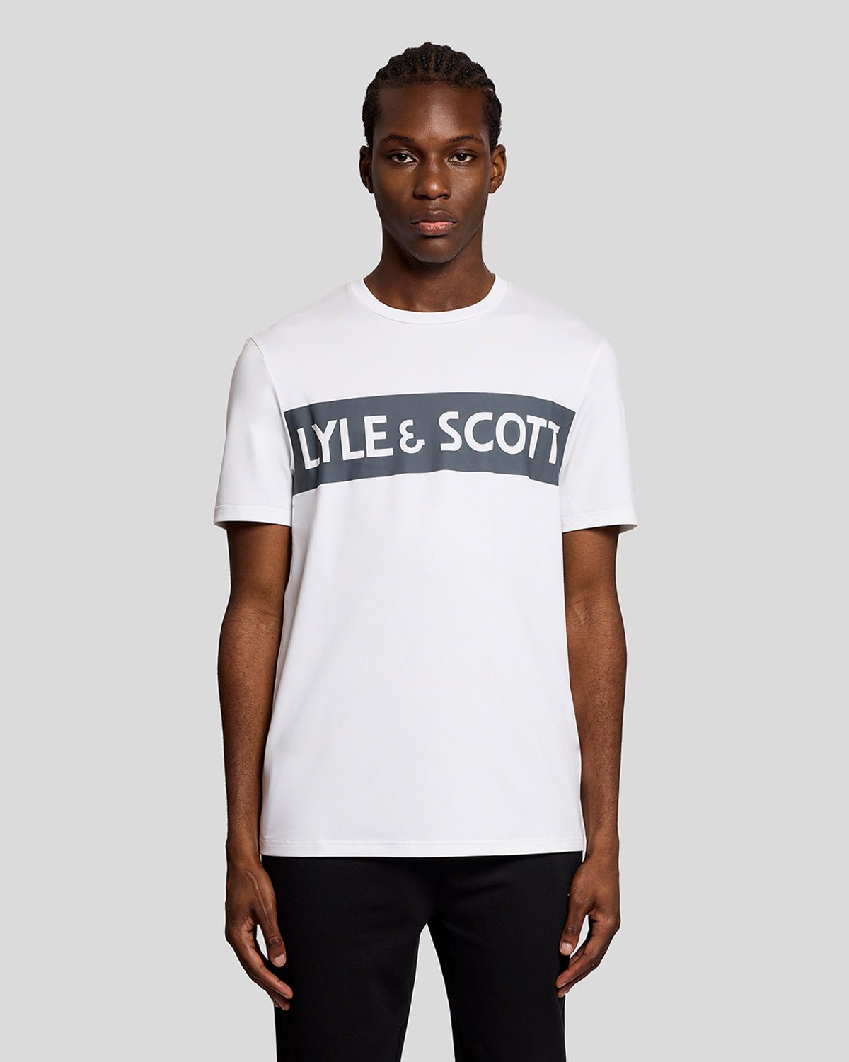 Lyle & Scott Men's  Sports Chest Logo T-Shirt in Size XS, BrandAlley