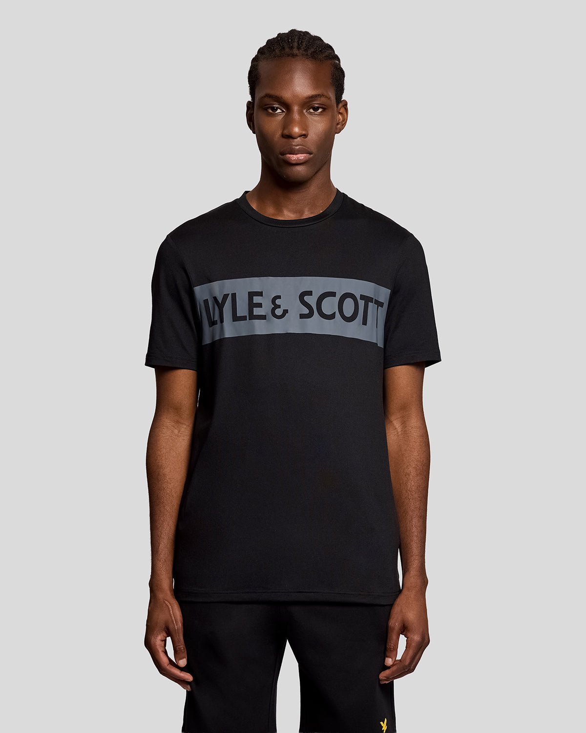Lyle & Scott Men's   Black Sports Chest Logo T-Shirt in Size M, BrandAlley