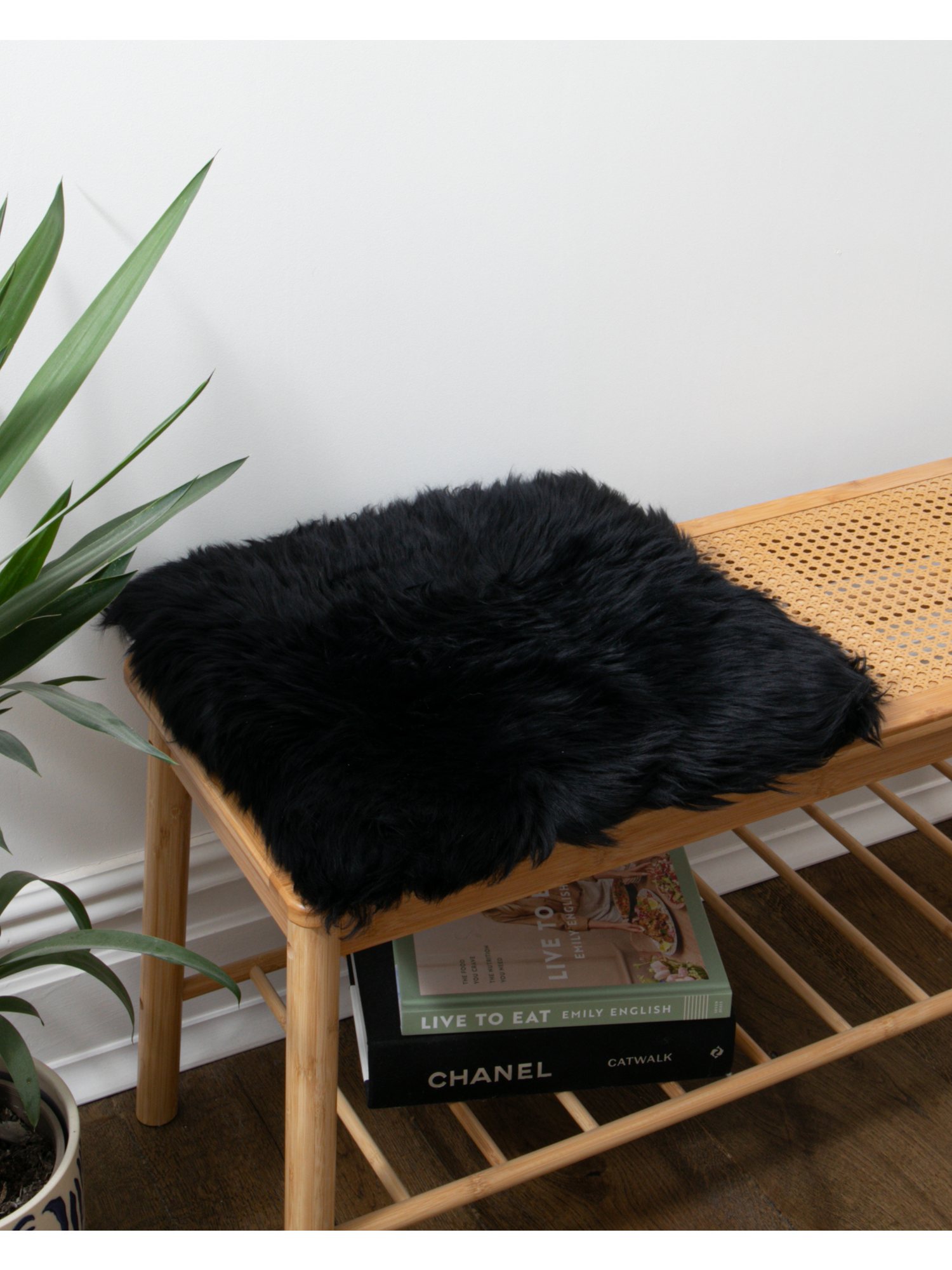 Native   Sheepskin Chair Pad Square Black in Size L, BrandAlley