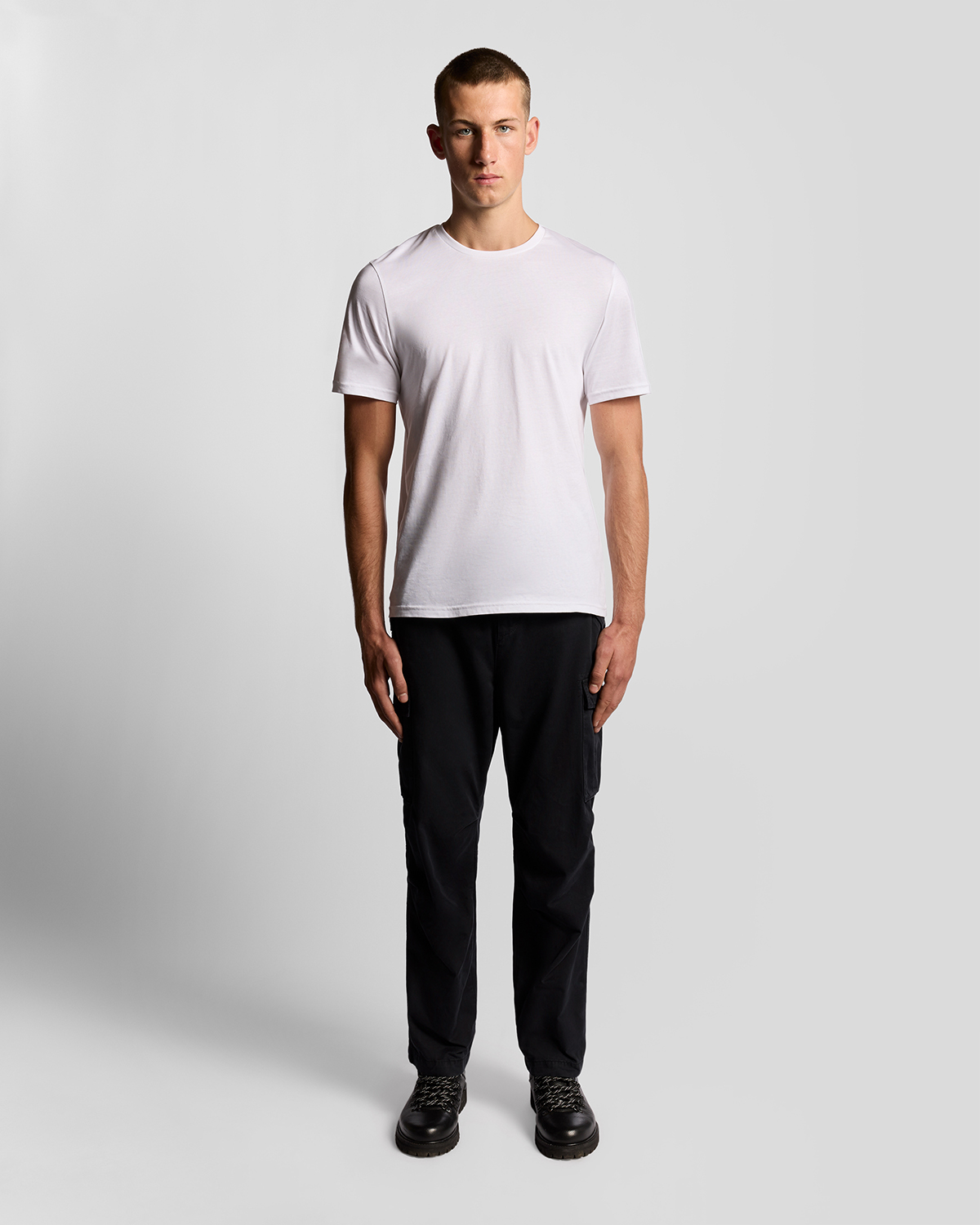Lyle & Scott Men's  Articulated Cargo Trousers in Size 32 30, BrandAlley