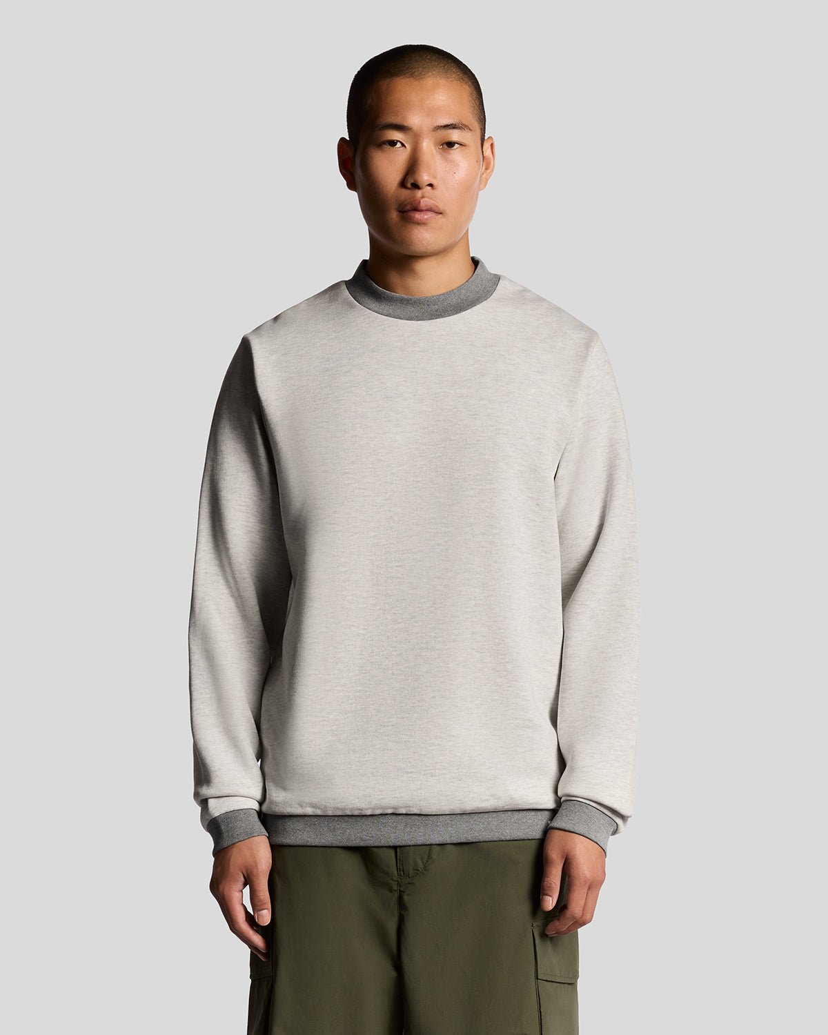 Lyle & Scott Men's  Half Raglan Crew Neck Sweatshirt in Size M, BrandAlley