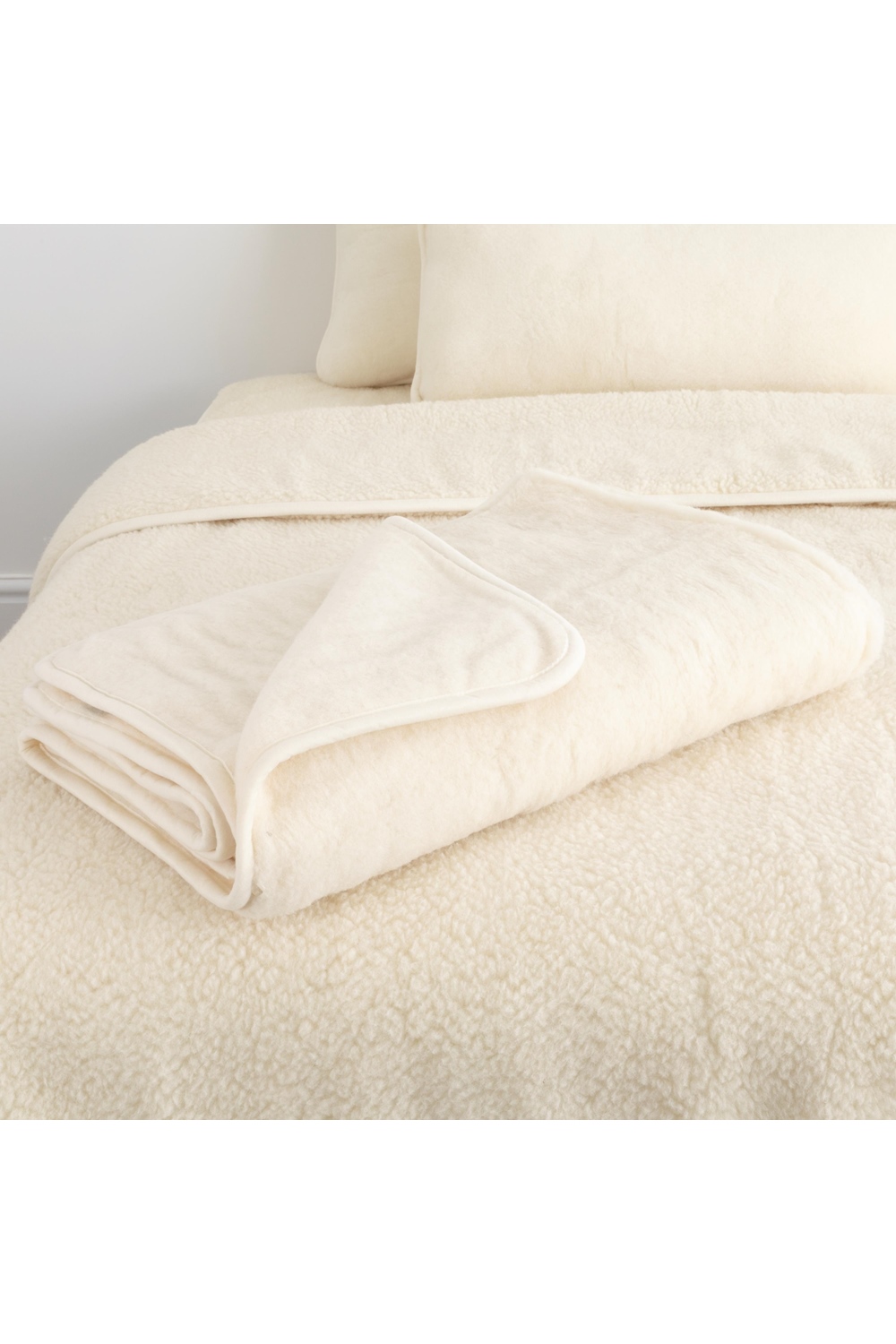 Native    White Merino Wool Blanket - 220X200 Natural in Size L, BrandAlley
