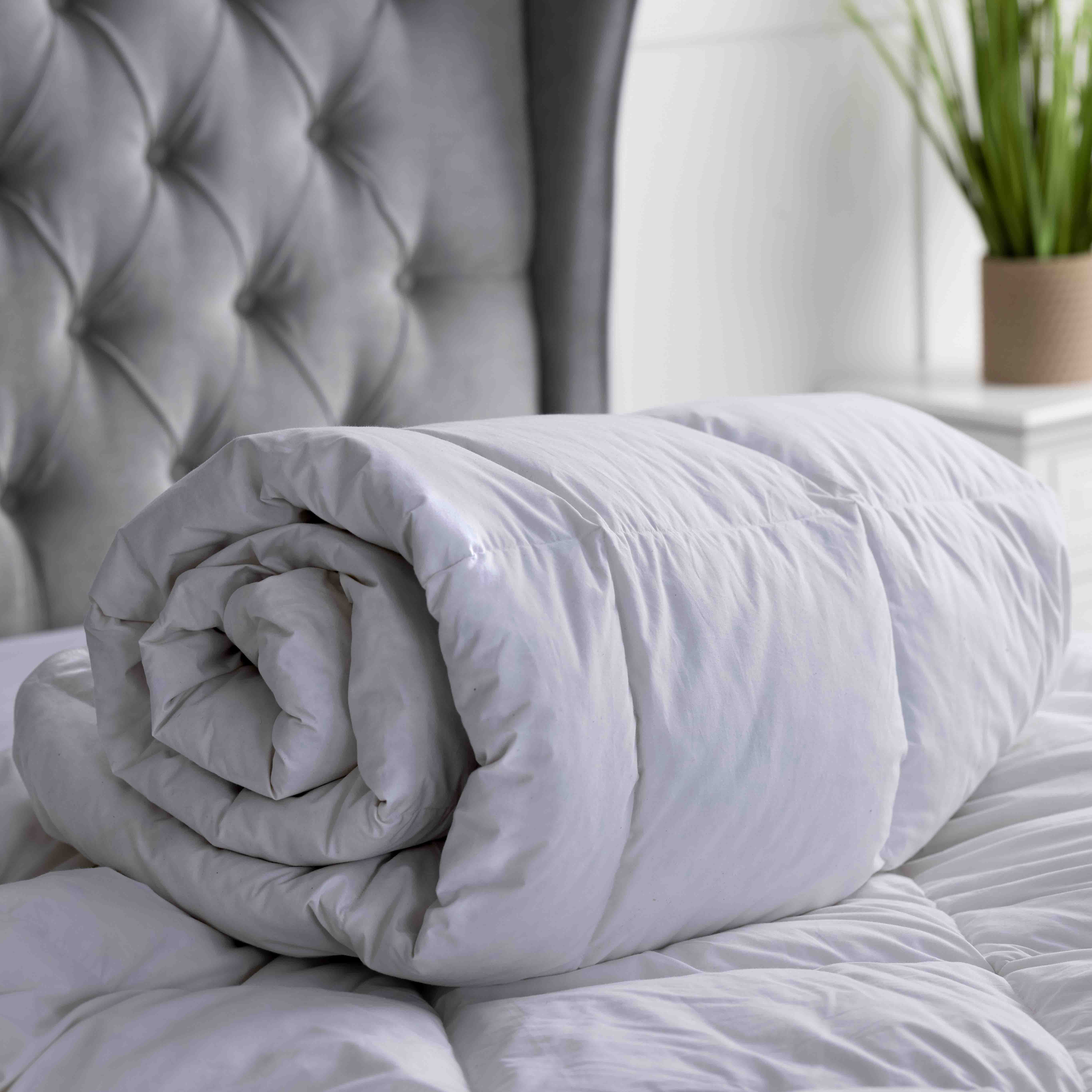 Belledorm   Hotel Suite 5 star Duck Down Duvets 10.5 tog Double in Size Double, BrandAlley