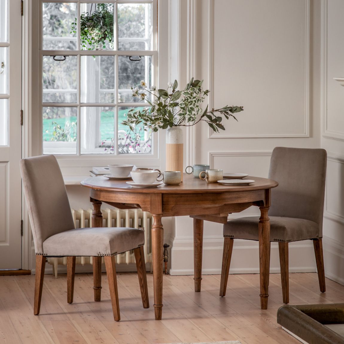 Fairfield Ext Round Table main product photo