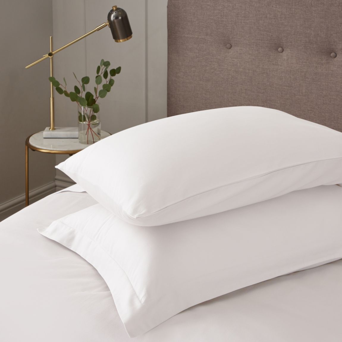 Luxury 600TC Pair of Oxford Pillowcases, White main product photo