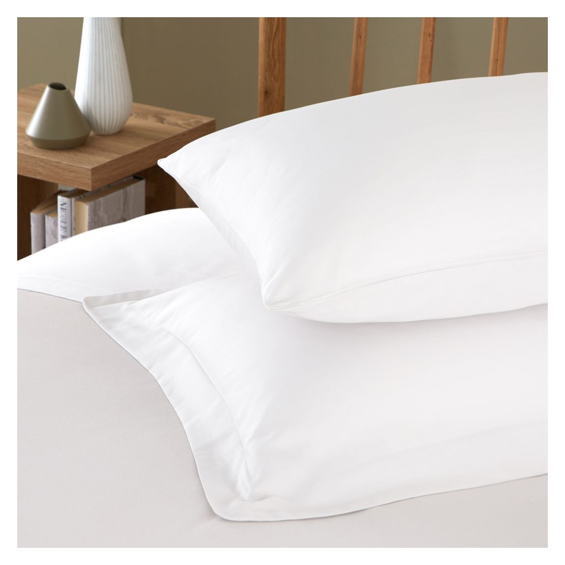 400TC Pair of Housewife Pillowcases, White main product photo