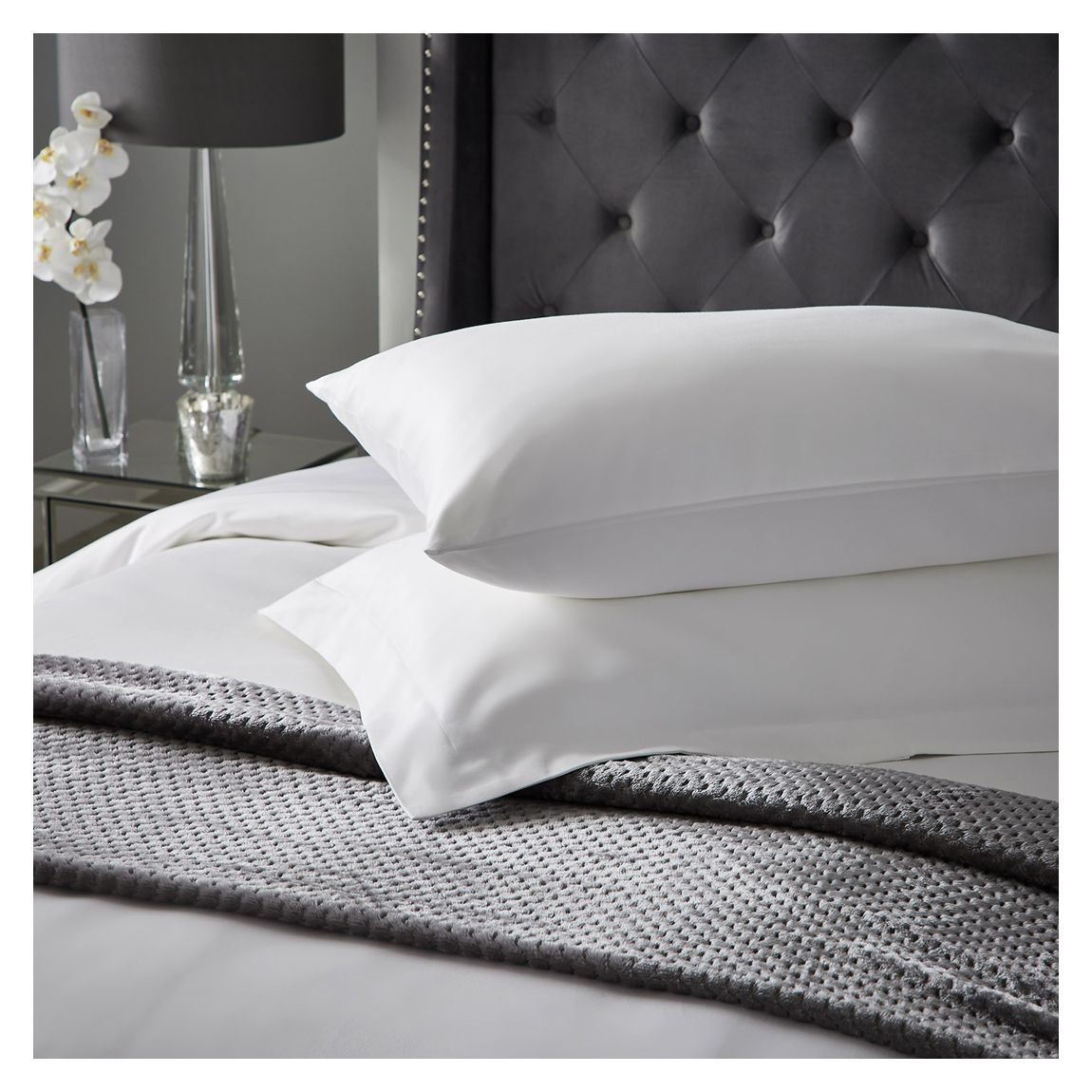 1000TC Super King Housewife Pillowcase, White main product photo
