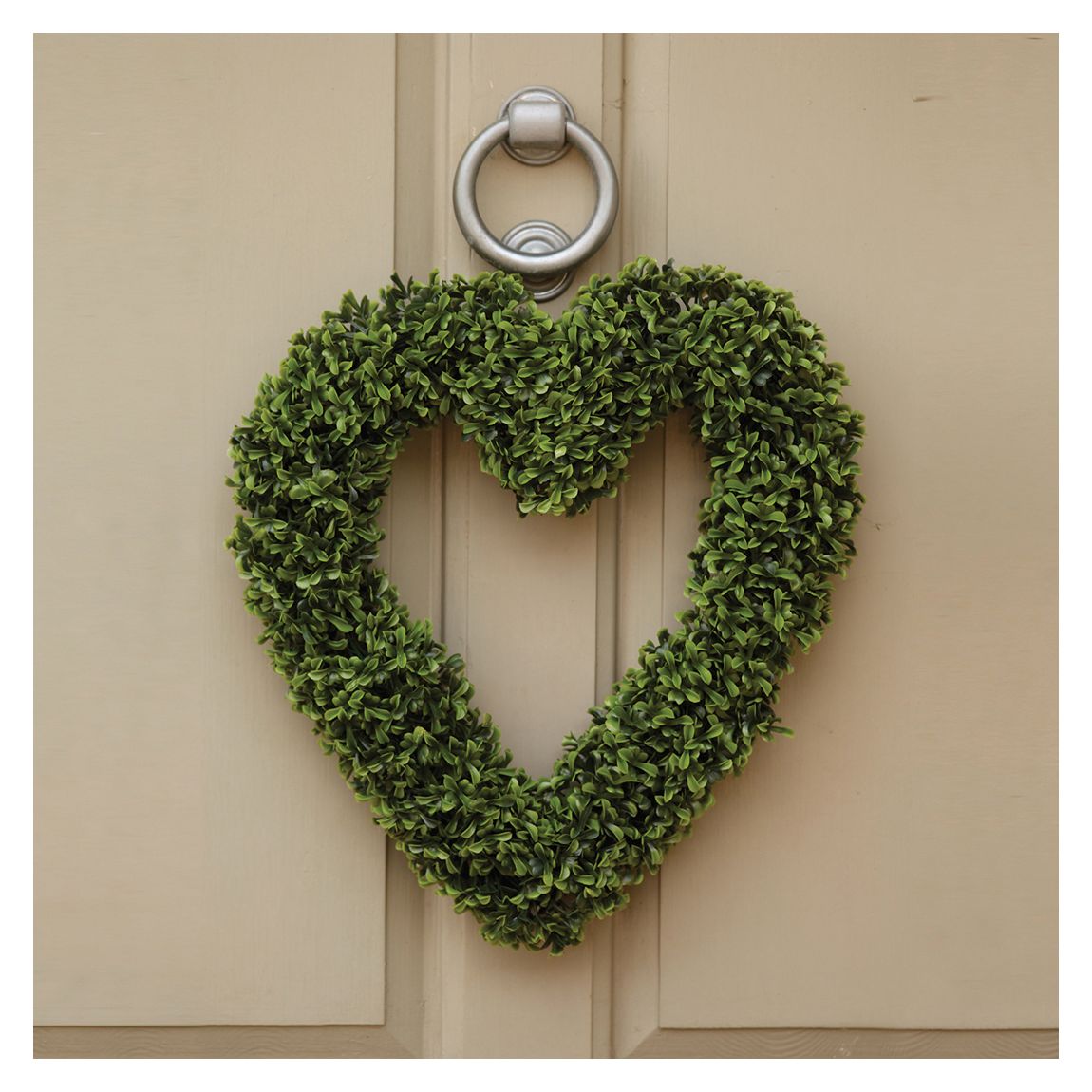 Boxwood Topiary Heart main product photo