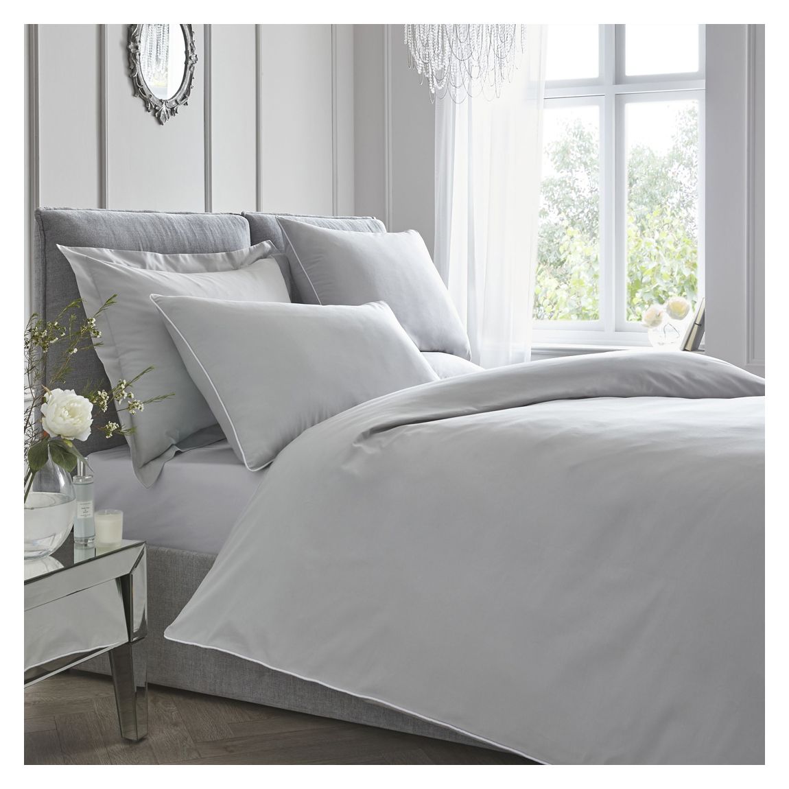 Contrast Piping King Duvet Cover Set, Silver/White main product photo