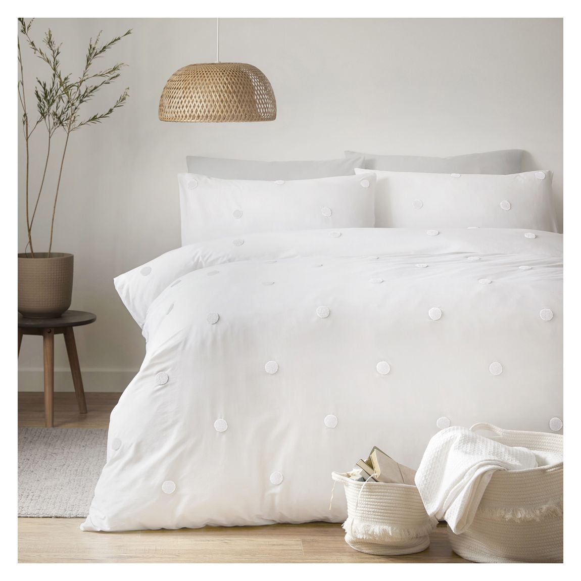 Dot Garden Super King Duvet Cover Set, White main product photo