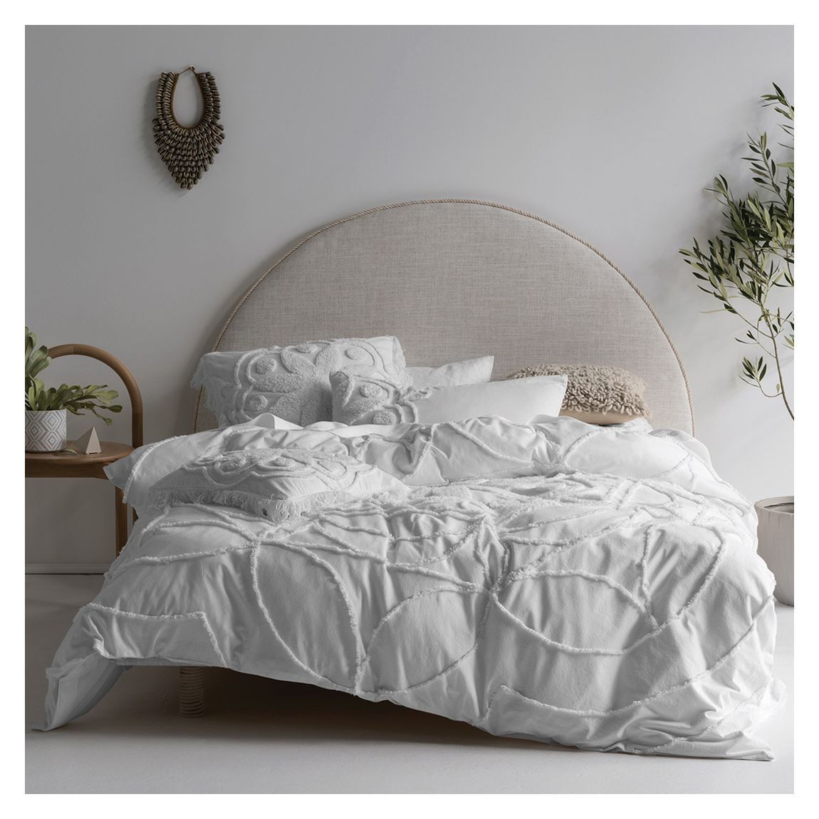 Manisha Super King Duvet Cover Set, White main product photo