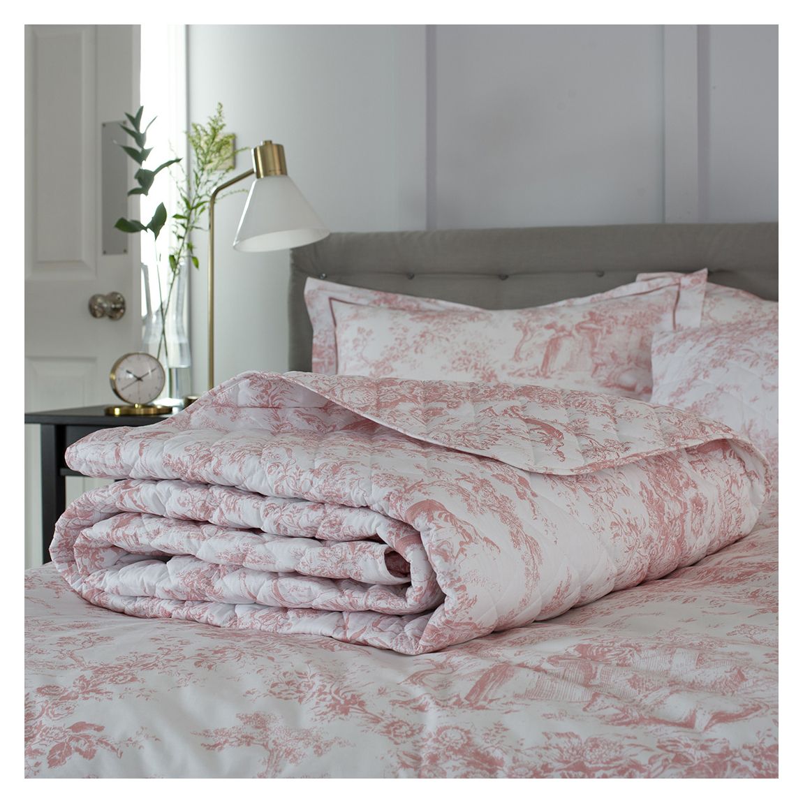 Toile De Jouy King Bedspread ,Pink main product photo