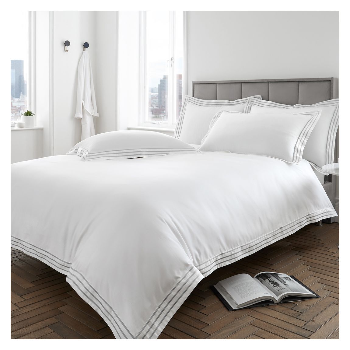 Eaton 400TC King Duvet Cover Set, White/Grey main product photo