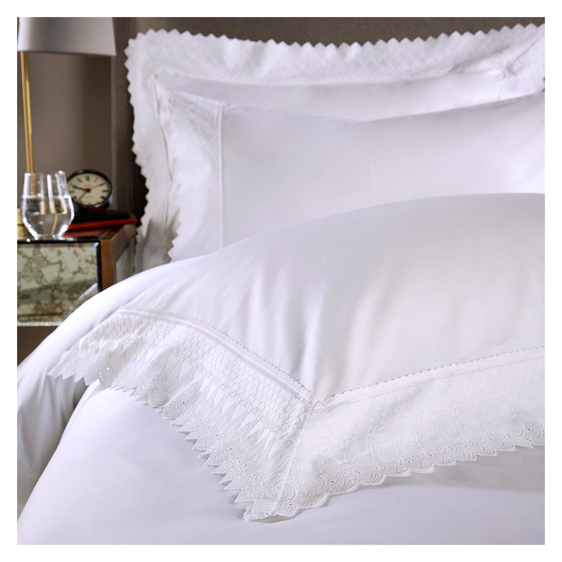 600TC Paisley Border Pair of Housewife Pillowcases, White main product photo