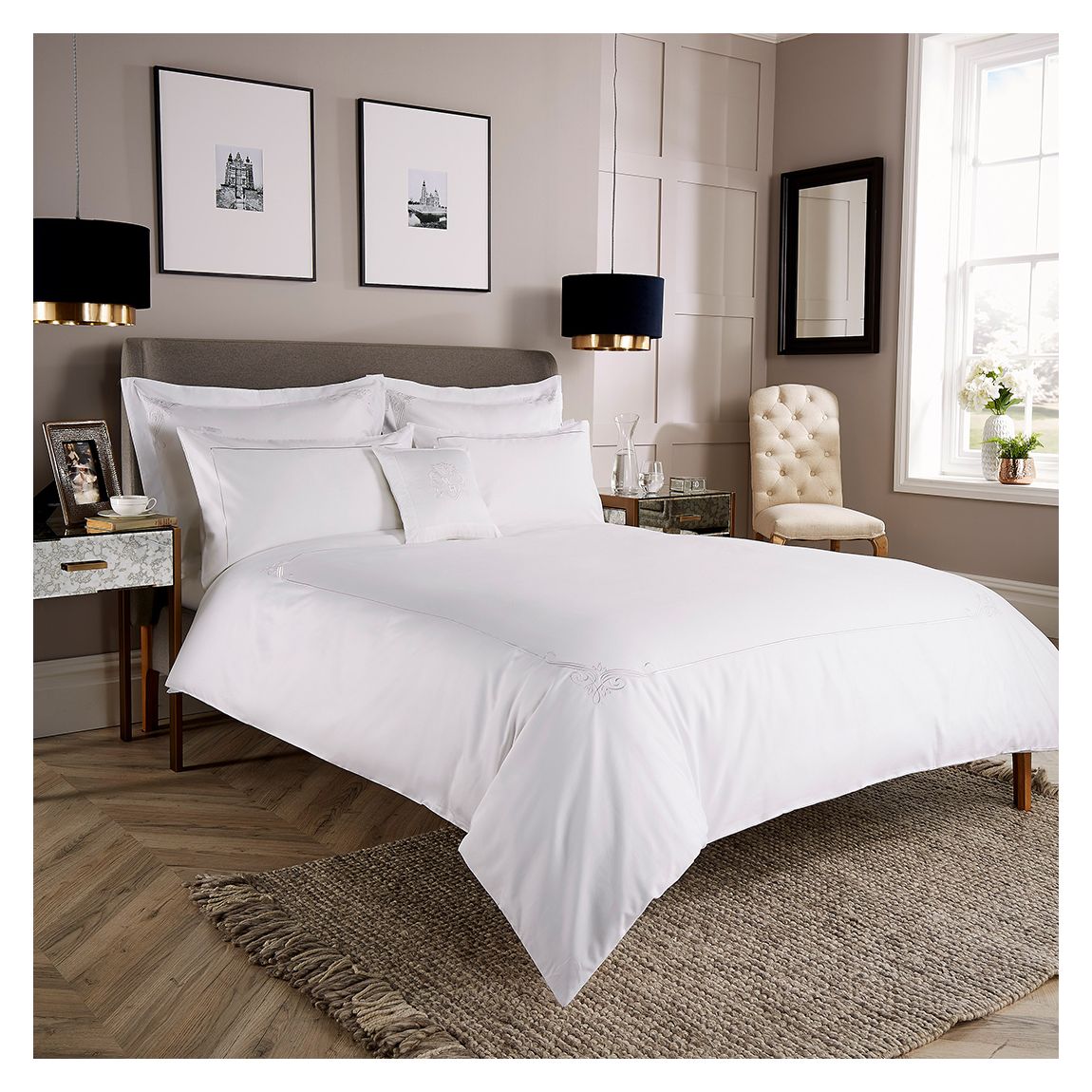 600TC Corner Motif Superking Duvet Cover, White main product photo