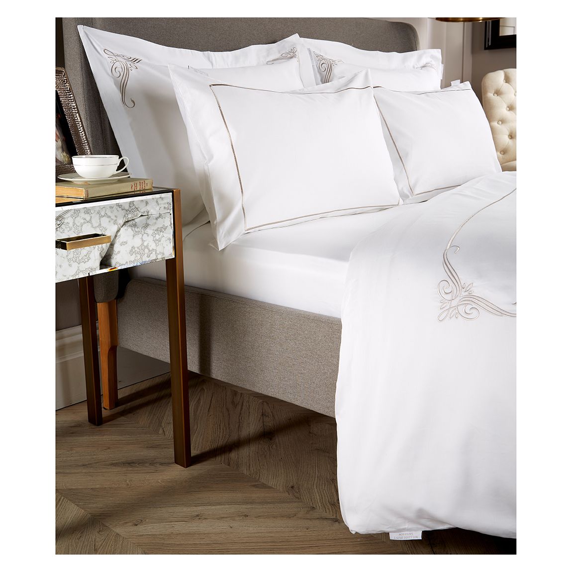 600TC King Fitted Sheet, White main product photo
