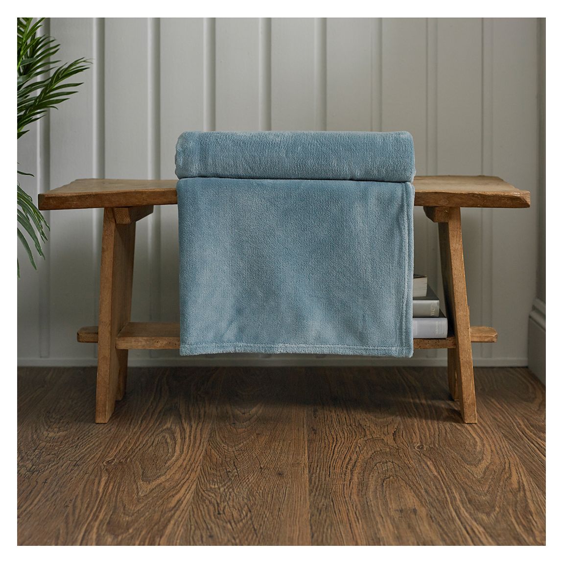 Snuggle Touch Throw 140x180cm, Blue main product photo