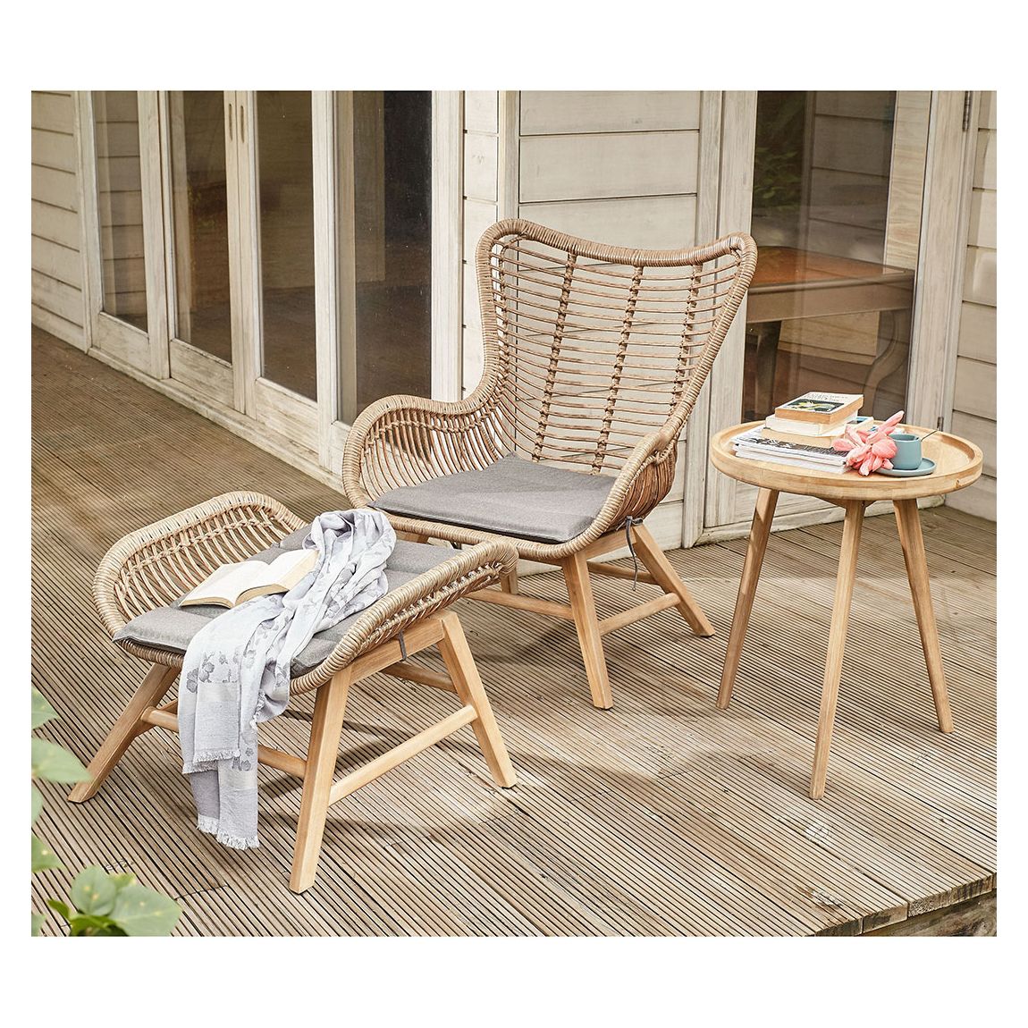 Aurora Set, Chair and Hocker main product photo