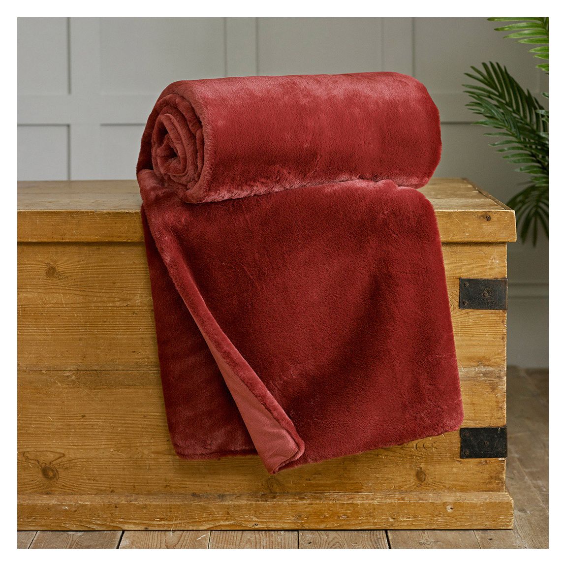 Aspen Faux Fur 130x180cm Throw, Ruby main product photo