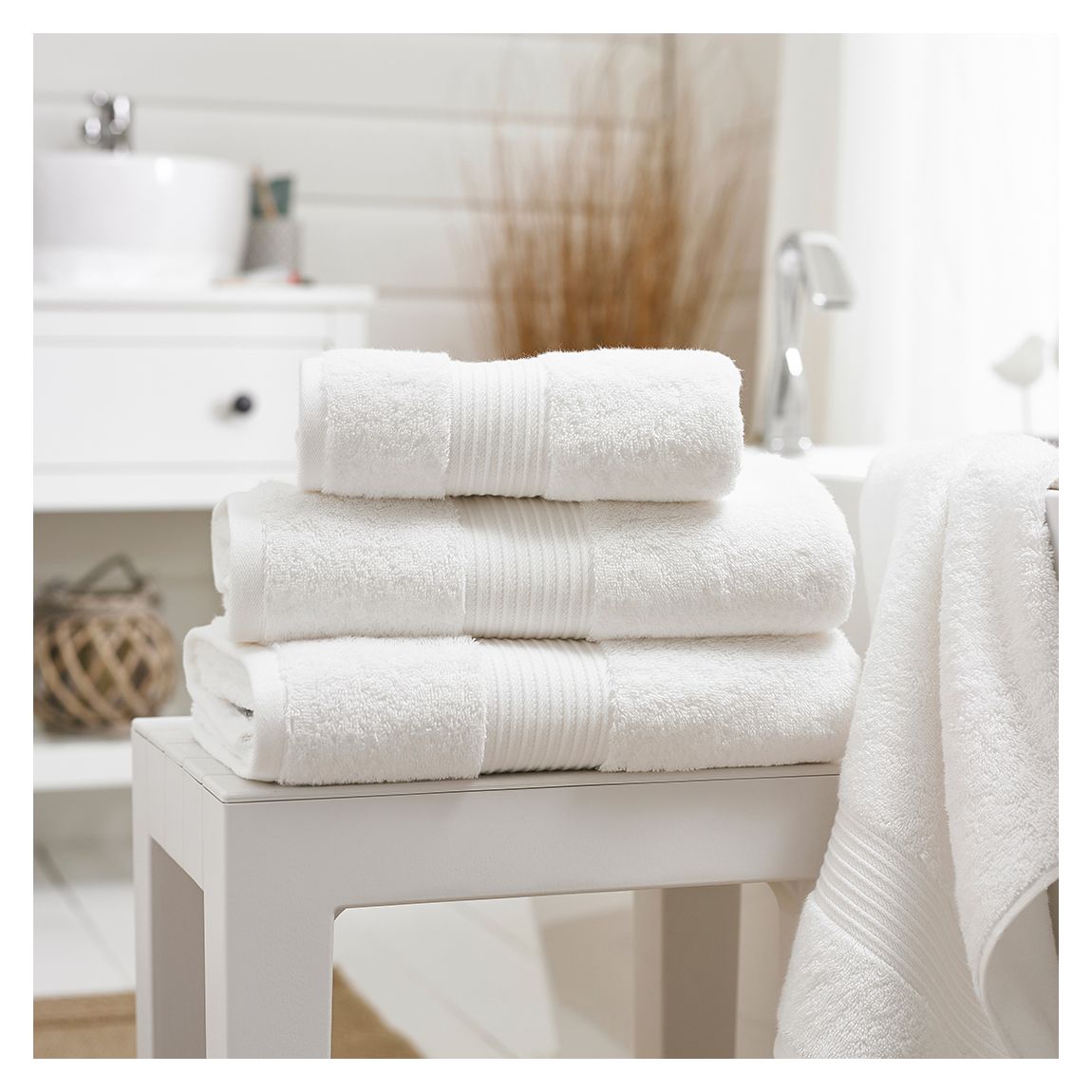 Bliss Pima 4 Piece Towels Bale, White main product photo