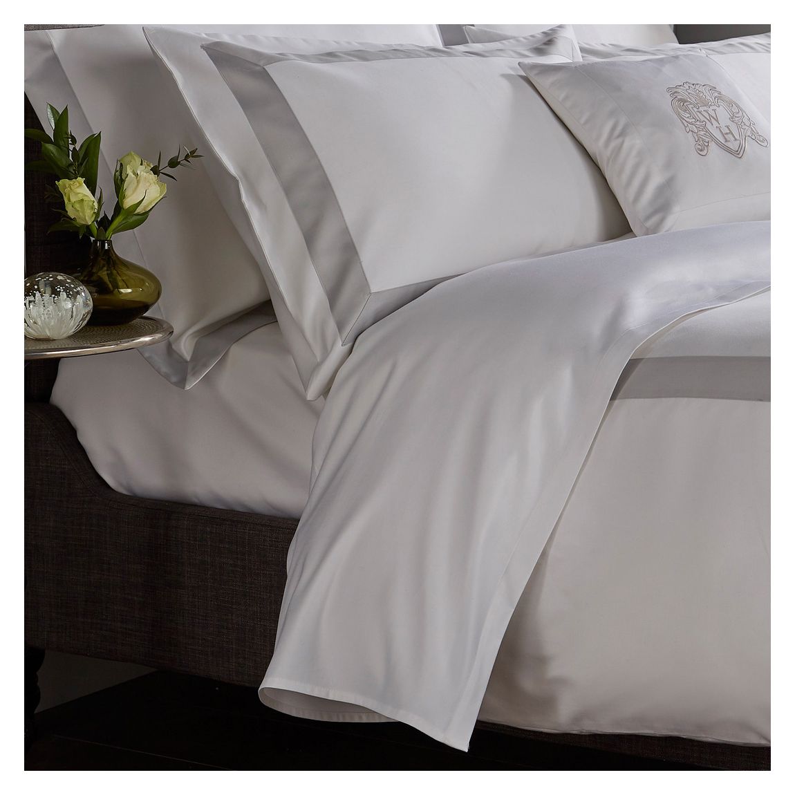 800TC Double Extra Deep Fitted Sheet, White main product photo