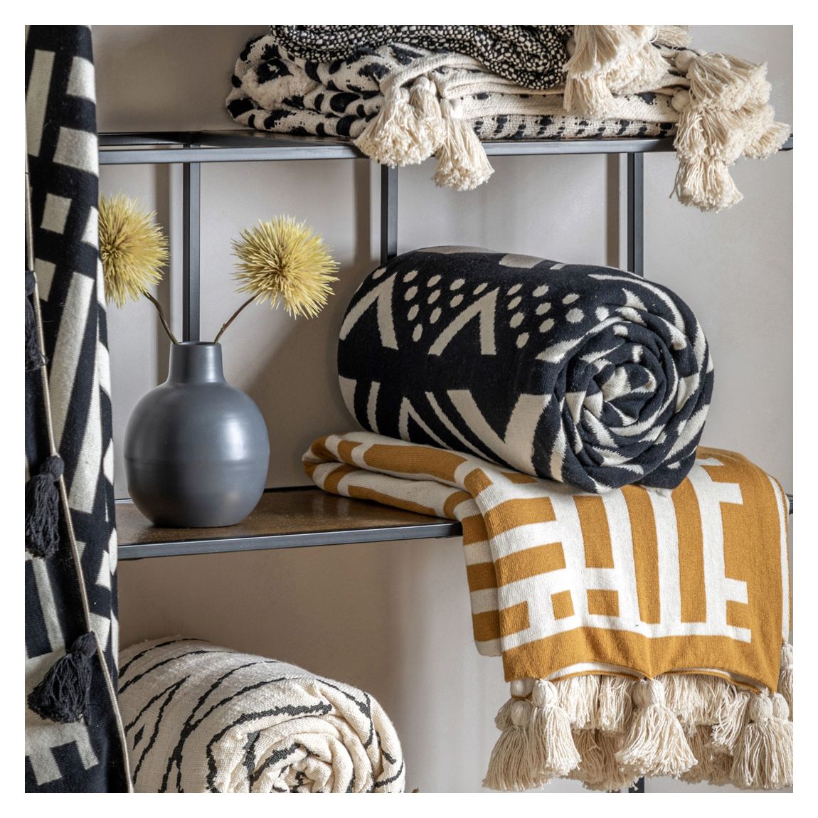 Houndslow Knit Rev Throw Black 130x170cm main product photo