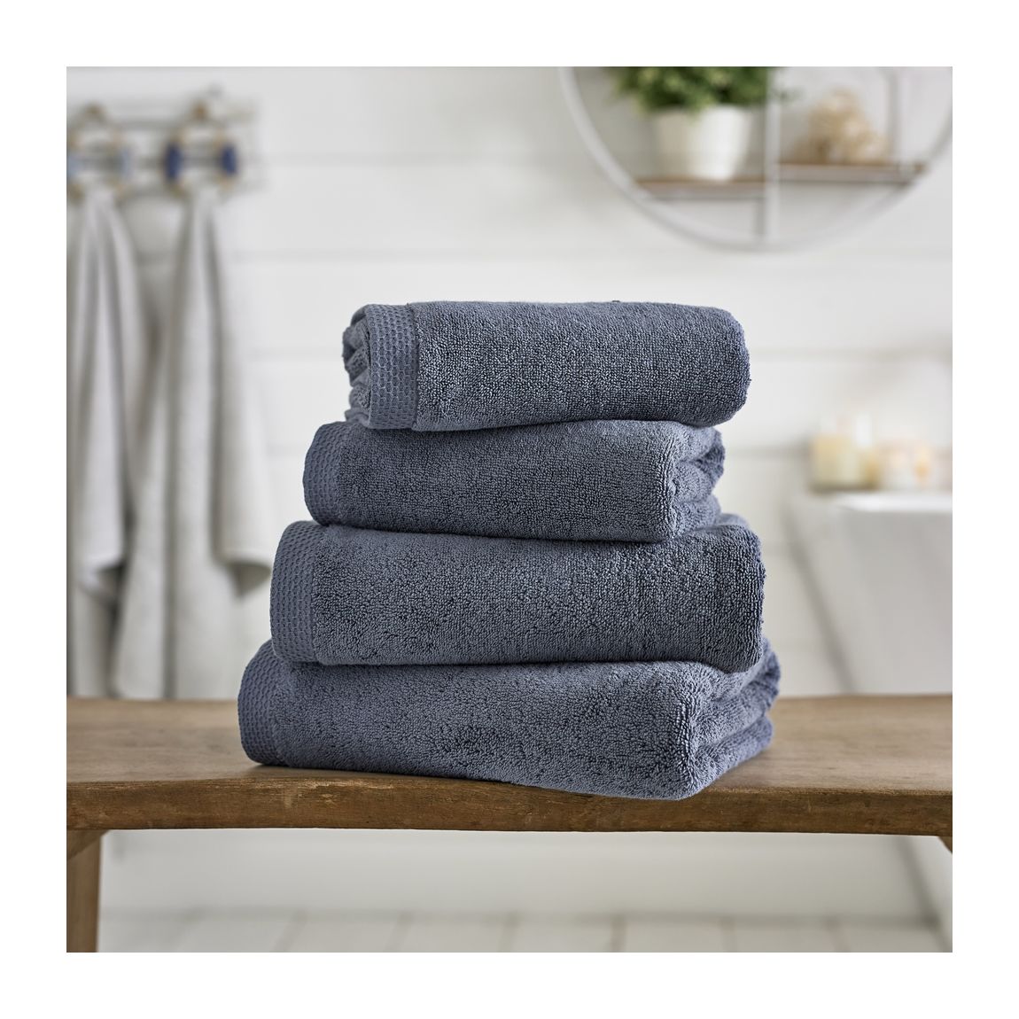Egyptian Spa 700GSM Bath Towel, Midnight main product photo