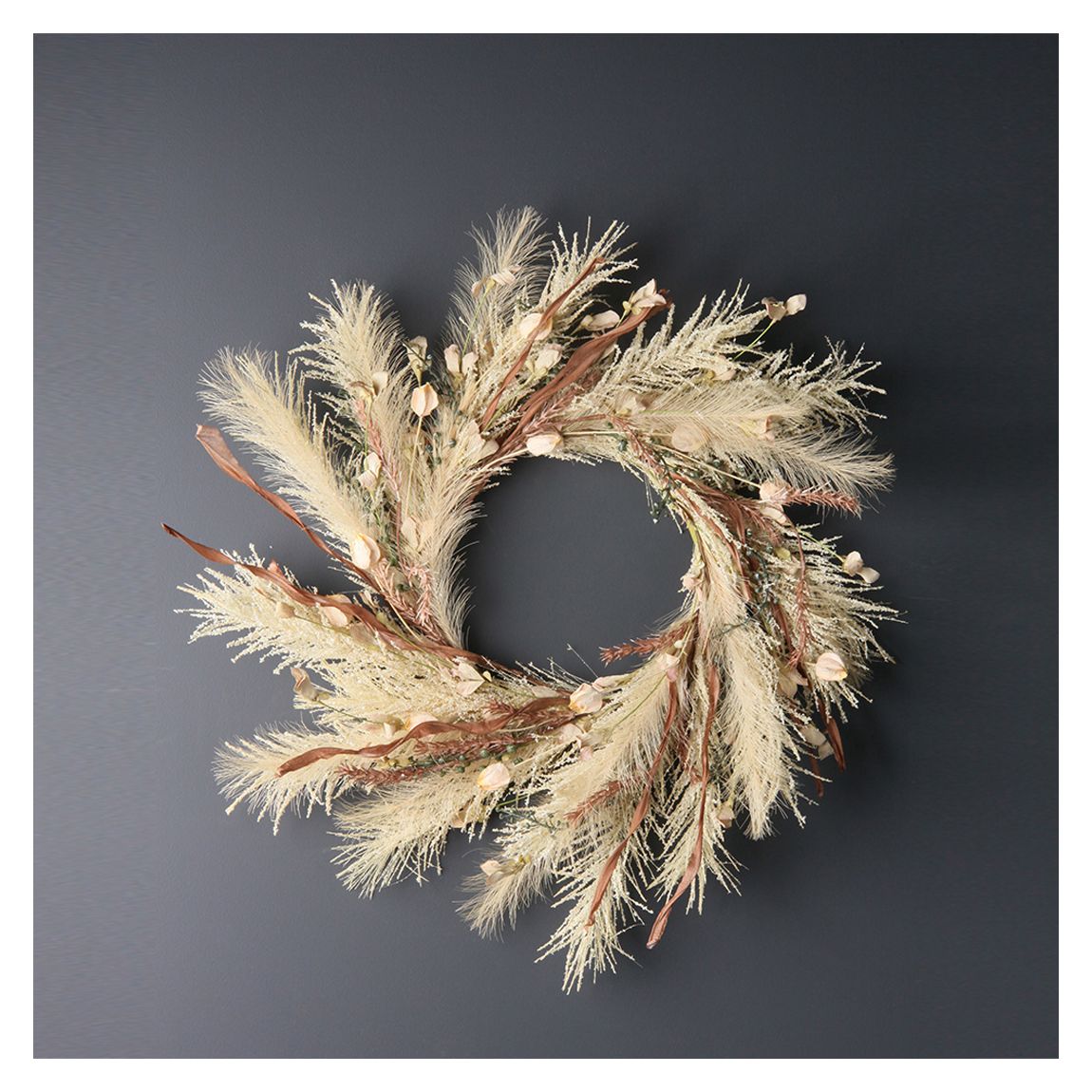 45cm Pampas Neutrals Wreath main product photo