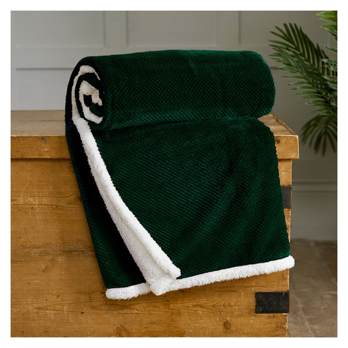 Penzance 130x150cm Throw, Dark Green main product photo