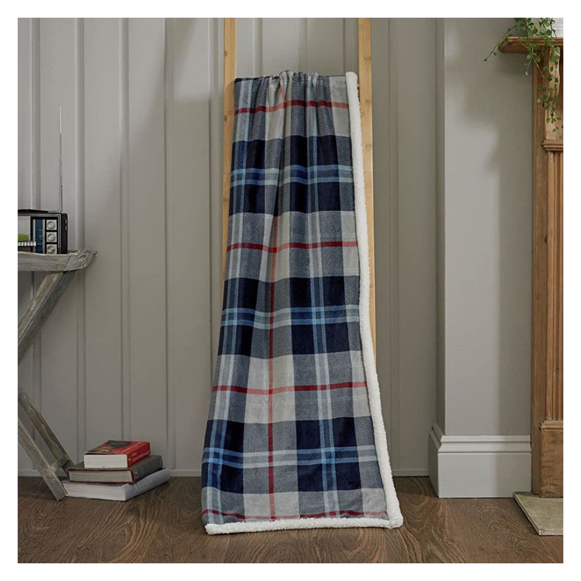 Douglas Navy 125x150cm Throw, Navy main product photo