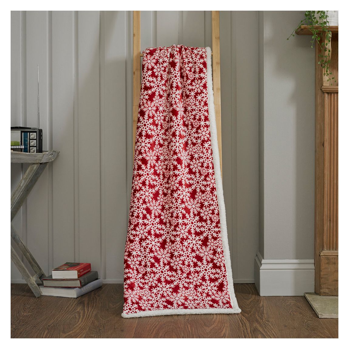 Flakes Throw 125x150cm, Red main product photo