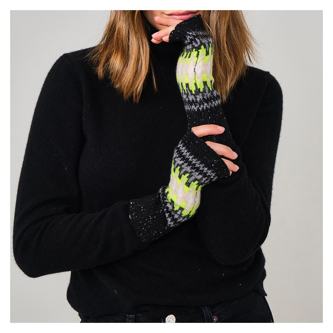 Electric Fairlise Wrist Warmers Forst main product photo