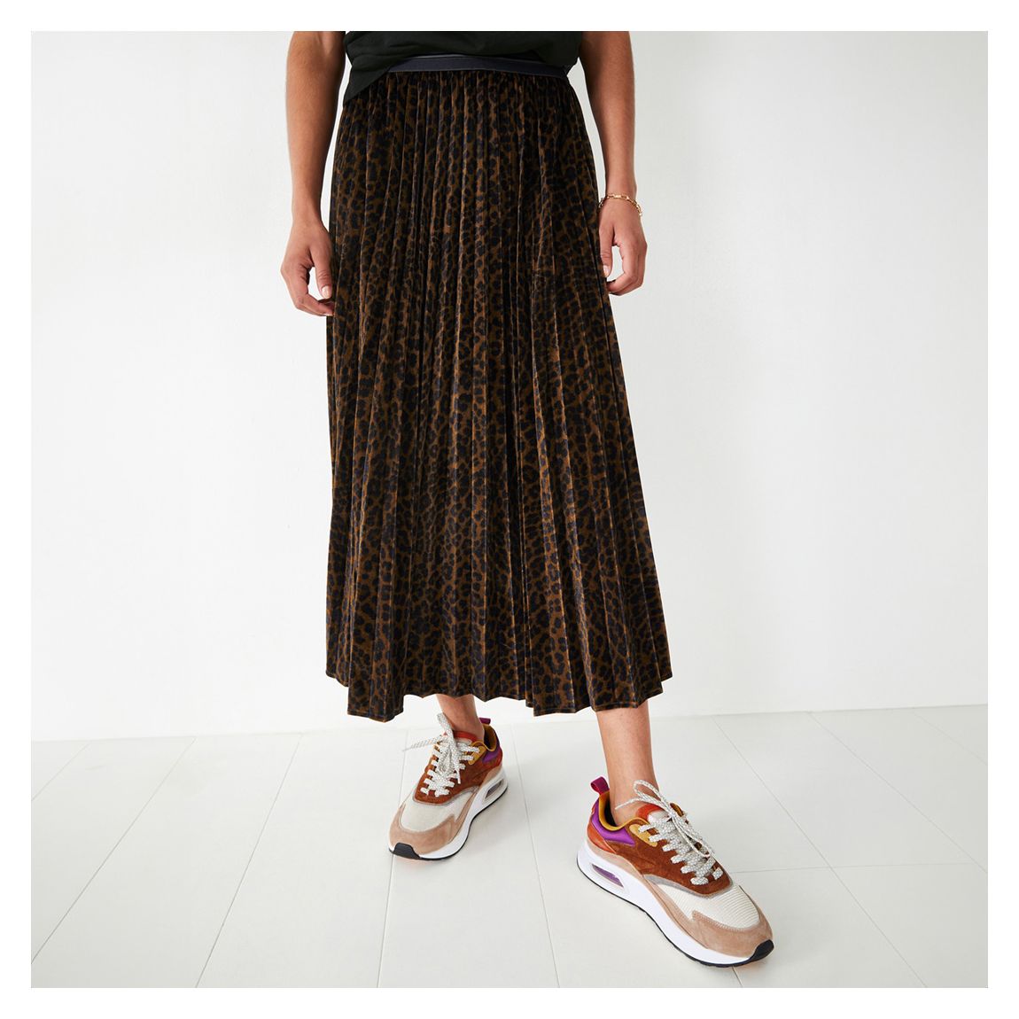 Brown Thea Velour Pleated Skirt main product photo