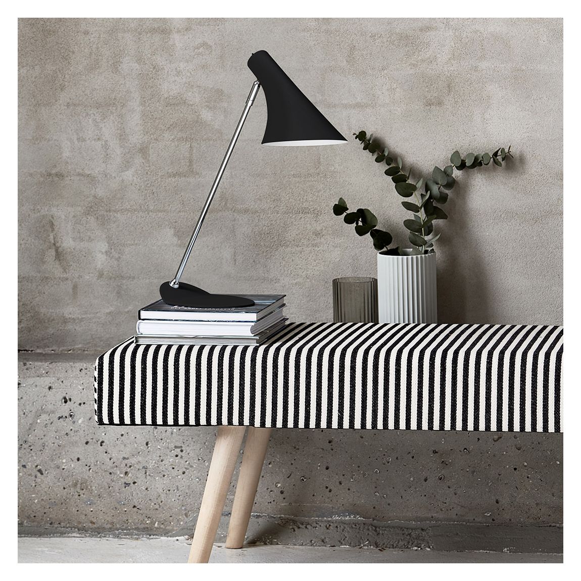 Vanila Table Lamp, Black main product photo
