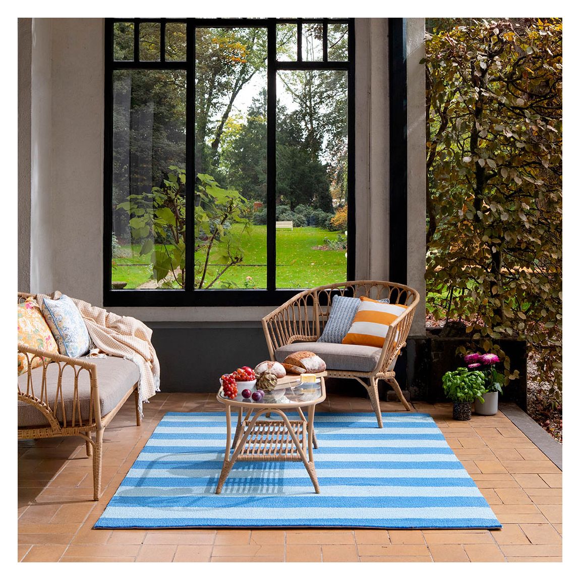 Lille Outdoor Rug 140x200cm, Sky Blue main product photo